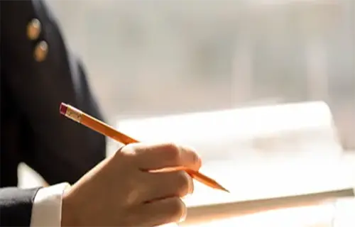 공부하는 사람 손